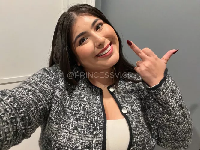 I have married men @ the office, Simping for a hot brat 🎀