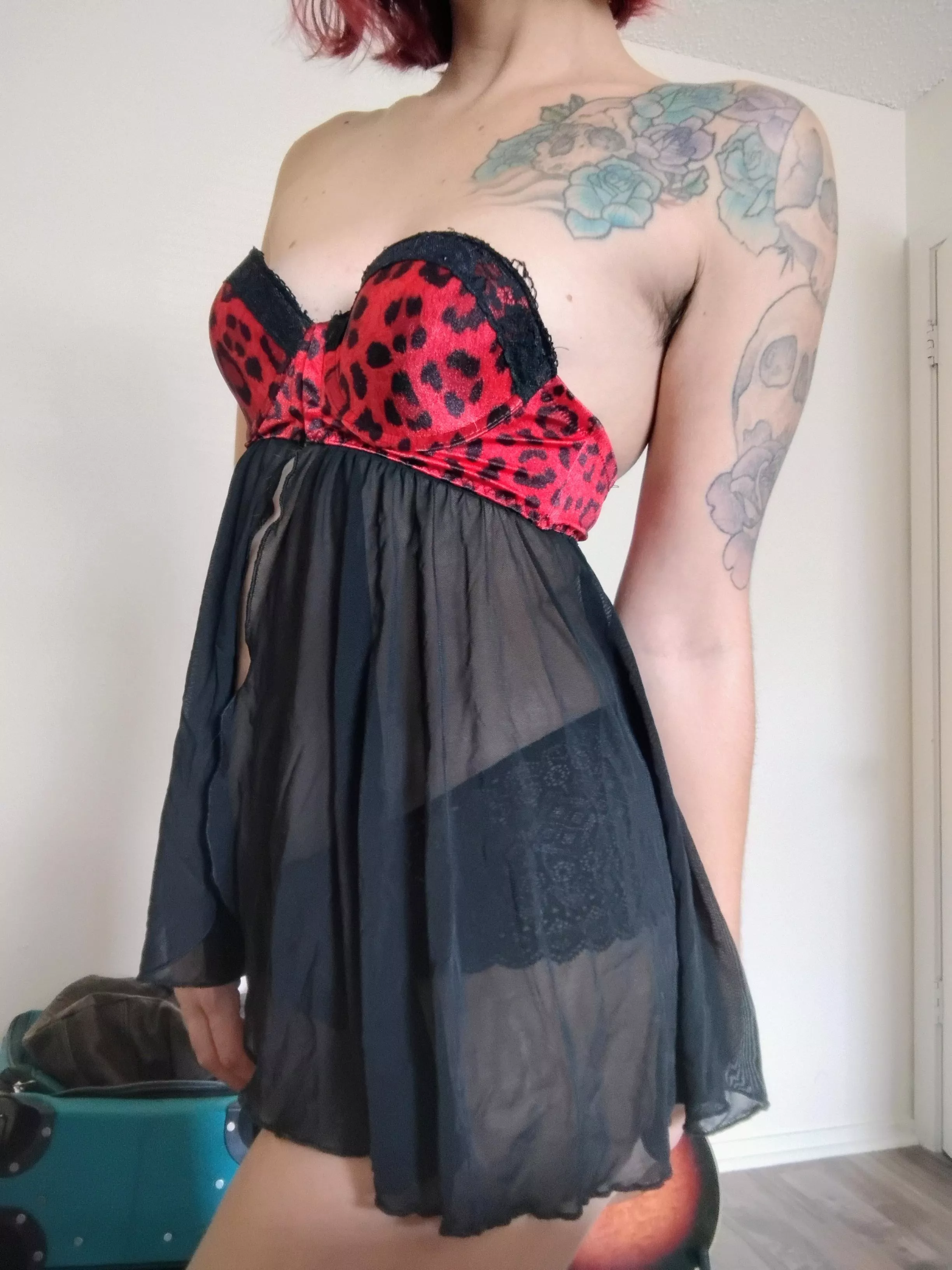 I love satin lingerie ❤️🖤