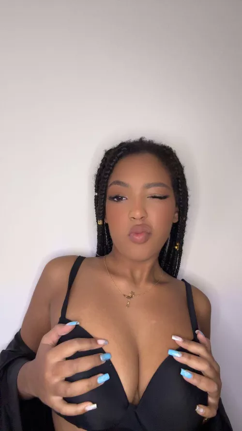 I need a veiny cock to  fuck me like there is no tommorow 