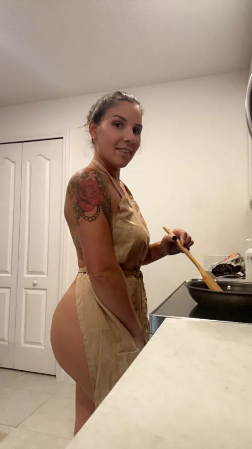 If you like older women, you’ll absolutely love me. Trust me on that  [NeighborhoodMILF]