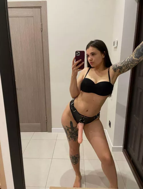 I'm your new neighbor and I hear you like big dicks. Open the door 