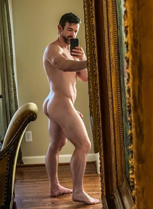 Let’s make the most of these floor to ceiling mirrors 😉