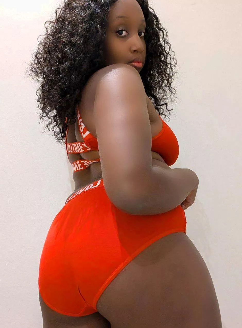 Looking For a place to sit 😅🥵