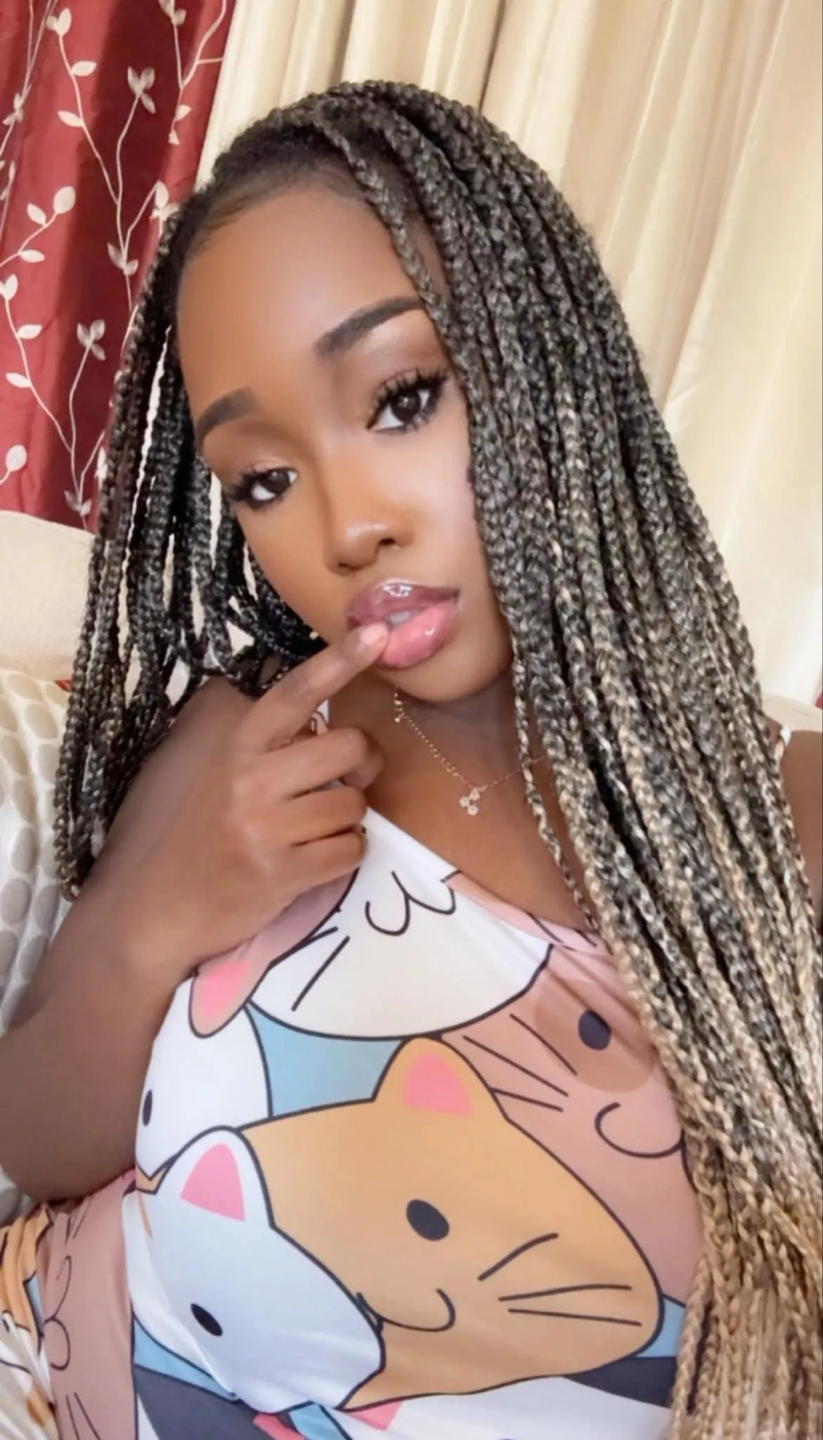 looking for an [online] daddy for this holiday season ❄️❄️