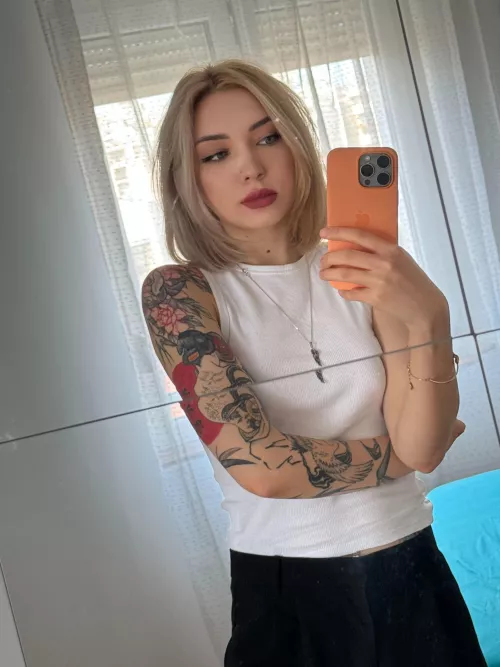 Love a good mirror selfie