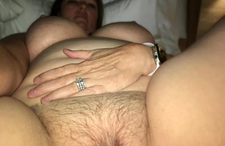Married Thick wife with a hairy bush… is there anything sexier??