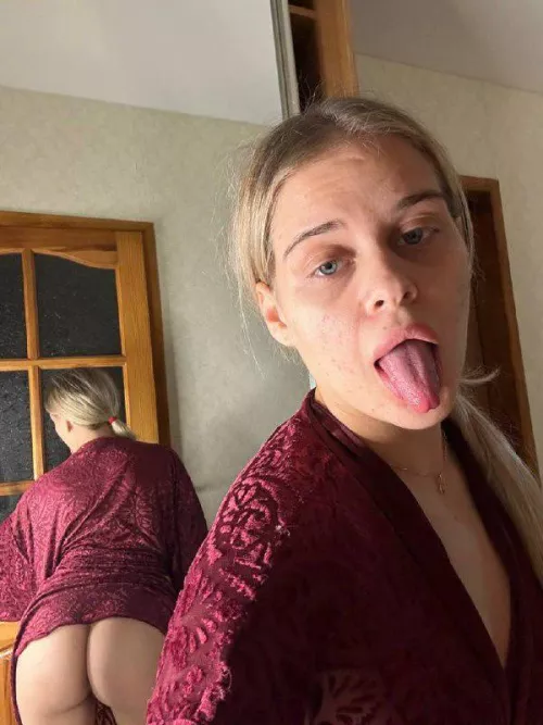 Me, waiting for u to cum on my face