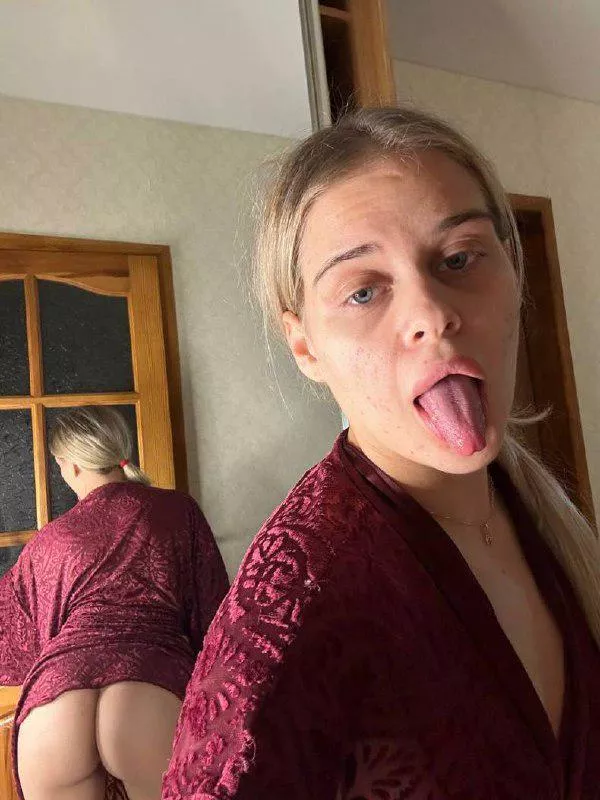 Me, waiting for u to cum on my face