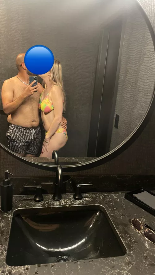 [MF4F] 31-27 me and my girlfriend be there on 31Dec-4Jan. We looking for single female or possibly couple to have fun outside and inside of bedroom. 