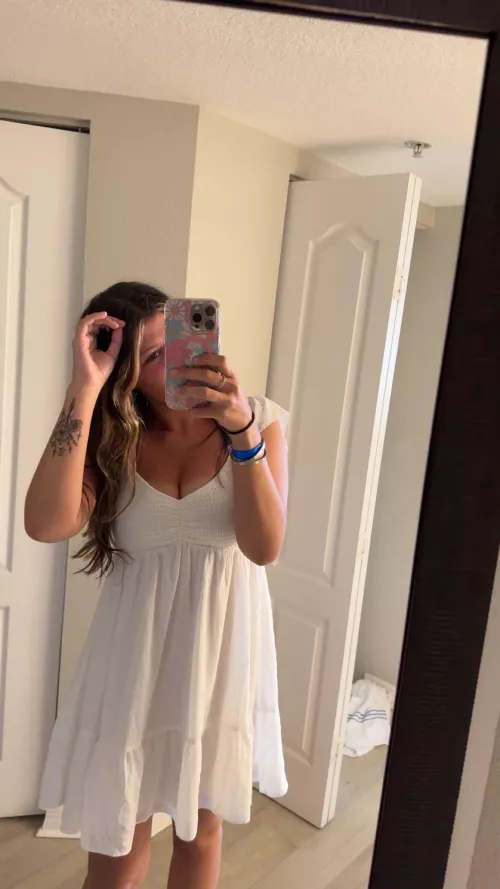 Need an online sugar daddy to help out a college bay😍 [online]