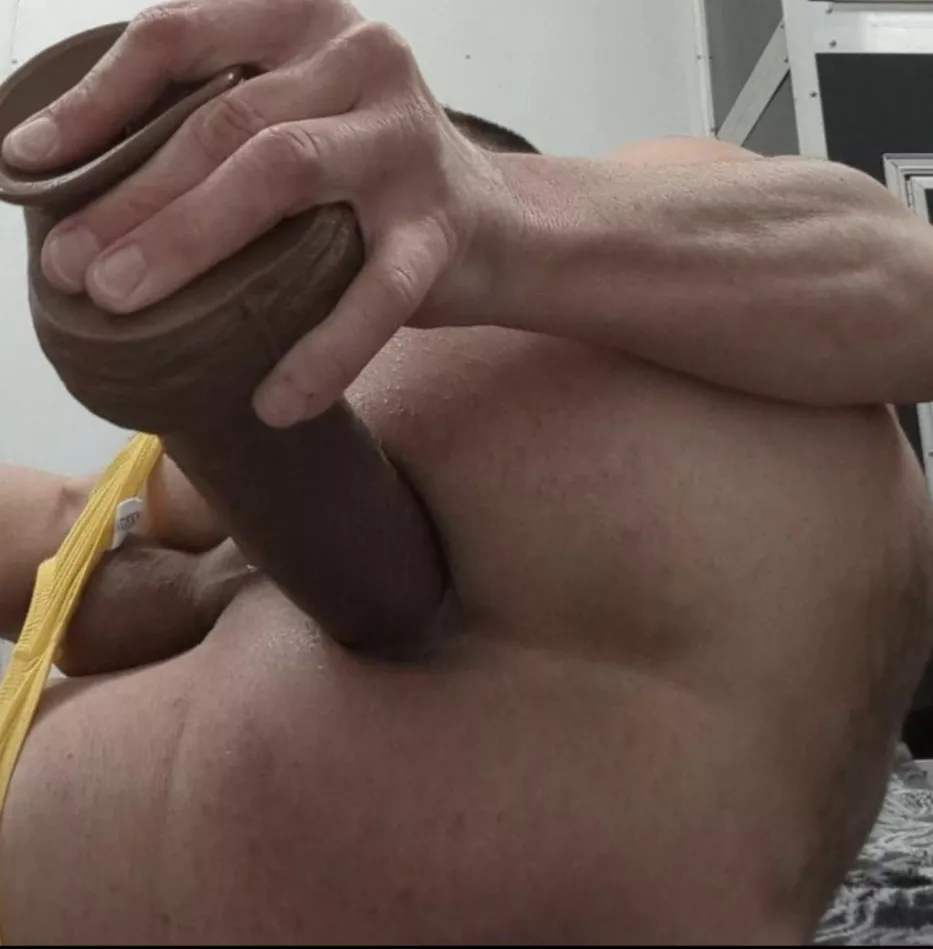 Really want a real cock so bad so I can feel it throbbing in me as he cums 