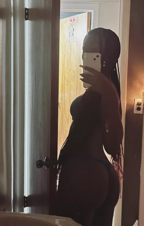 seeking a sexy daddy come spoil me 😉😉