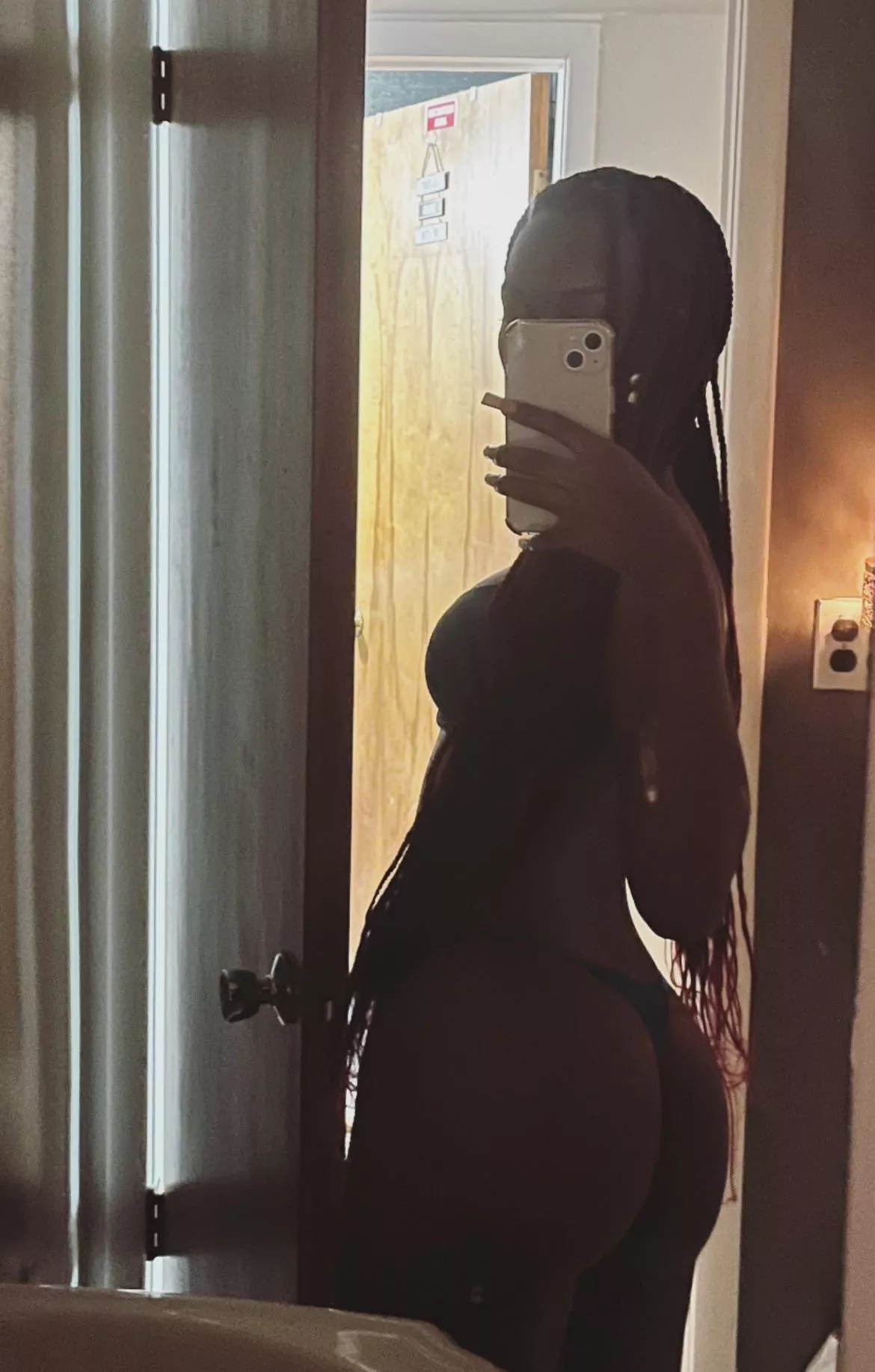 seeking a sexy daddy come spoil me 😉😉