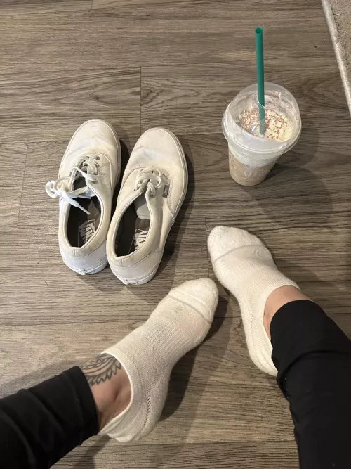 send your favorite goddess a coffee today! 🥰😘