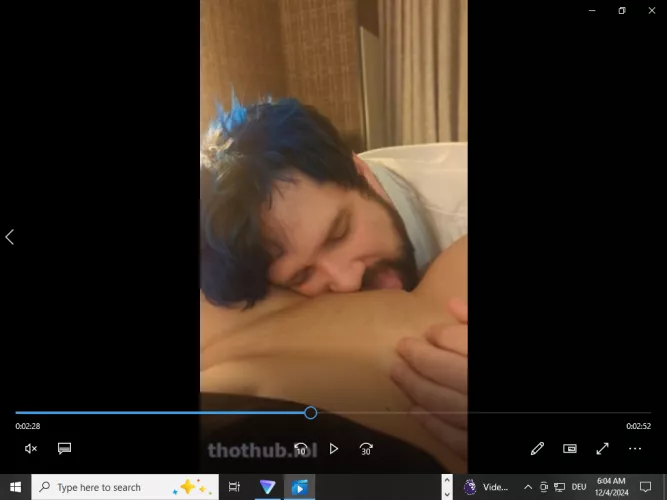Streamer Destiny eating Pussy.