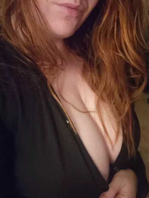 This cold weather just makes me want to cuddle ❤️