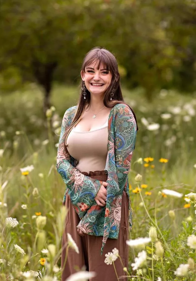 We all know we won’t try to get her for her cute smile 😈