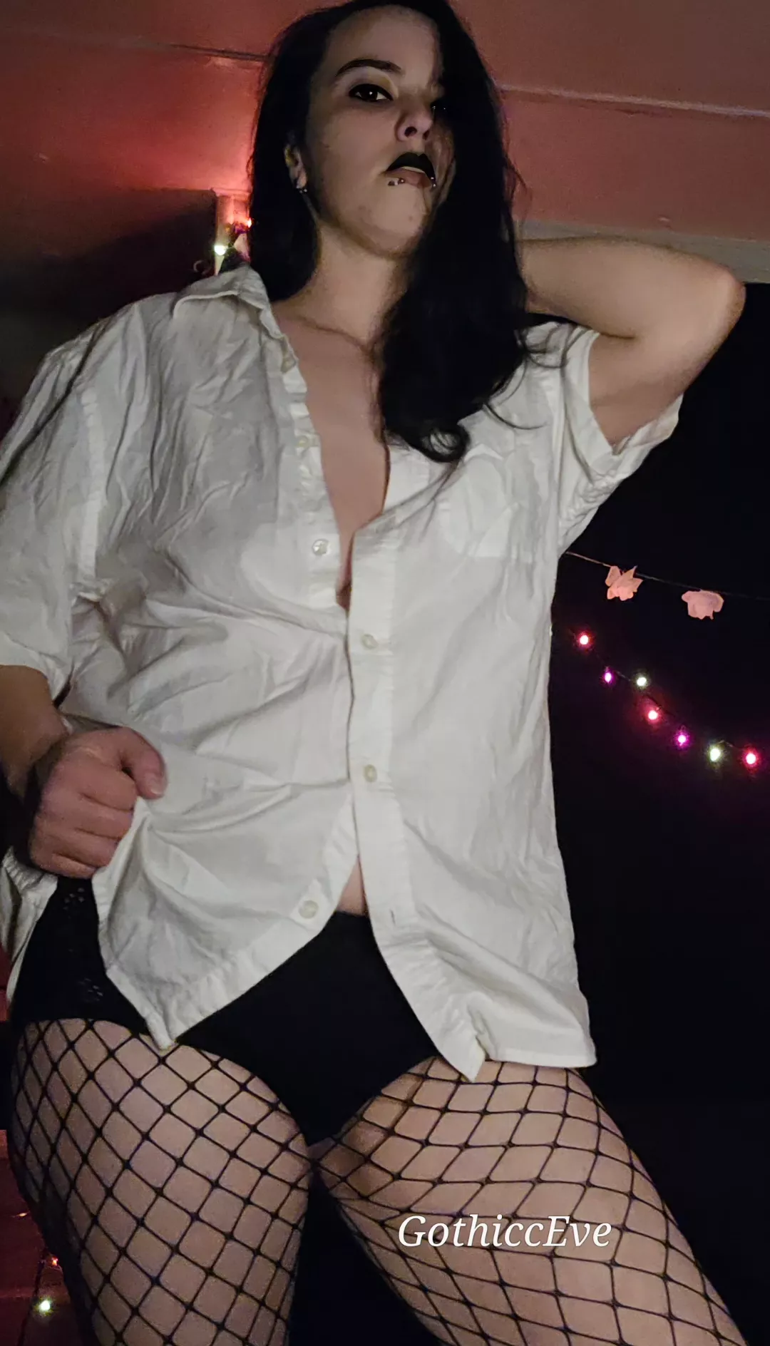 What are you doing with your hand? Did mistress say you could touch? I dont think so 😈