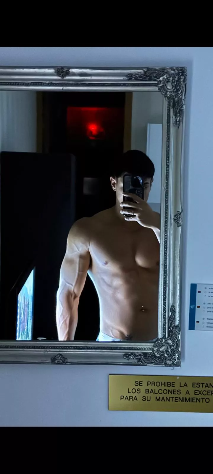 What do you think of my veins? 🧐