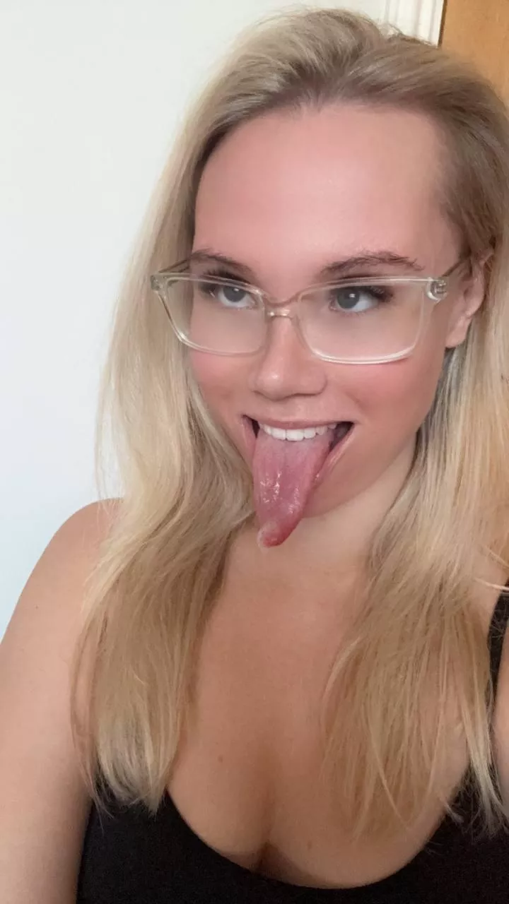 who needs an ahegao slut