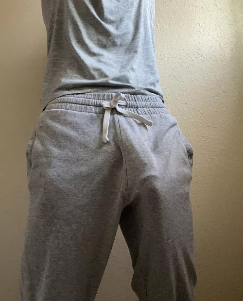 Would I catch you looking in the gym? 