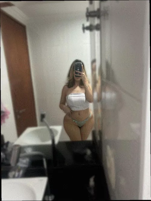 18yo college girl dressed hot in her after school oufit