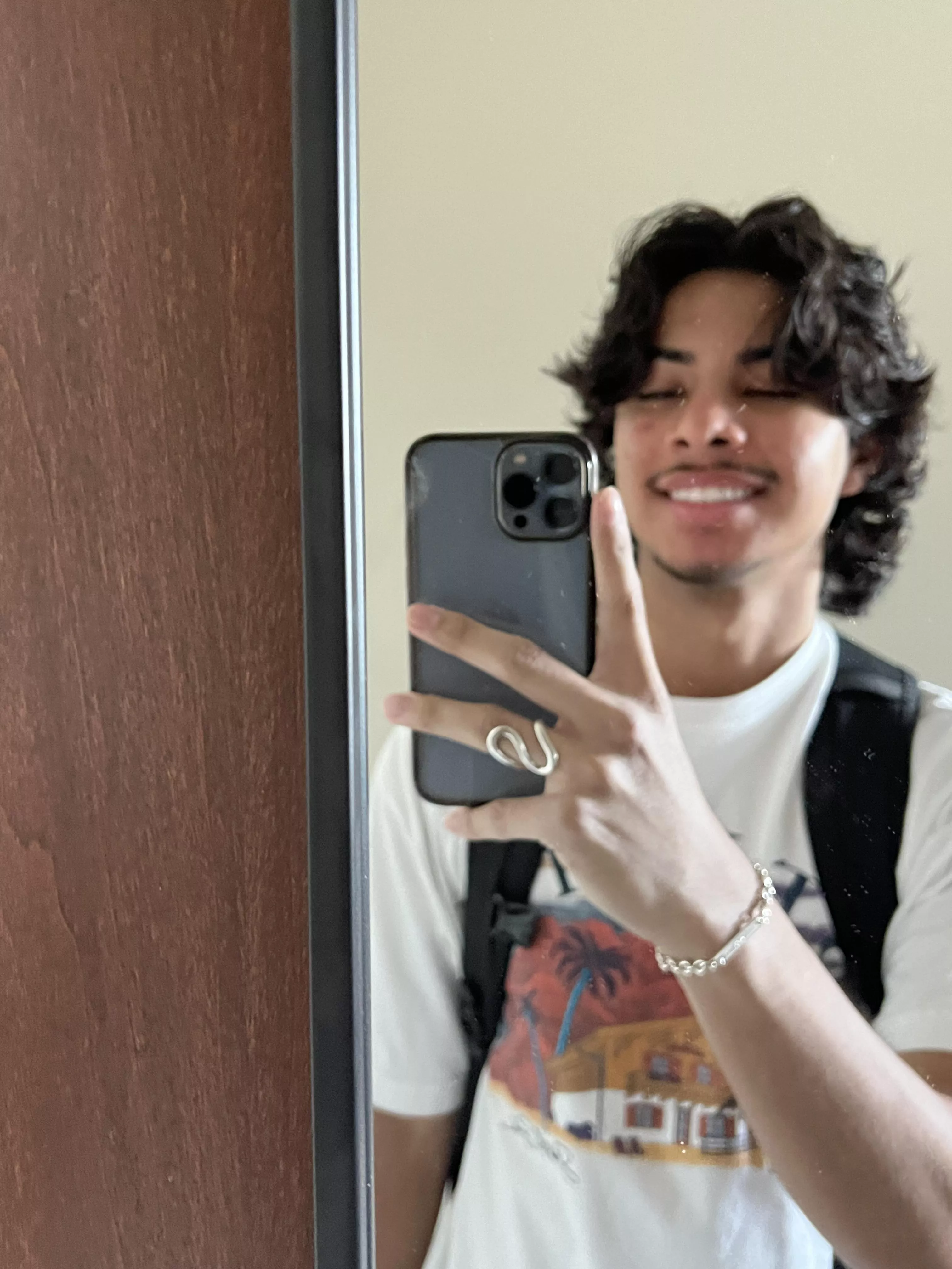 19 bi looking for friends