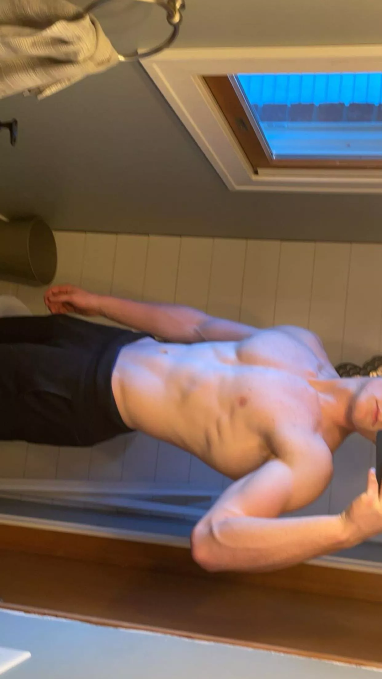 19M in the thumb area looking for some FWB, Who’s down for some fun??