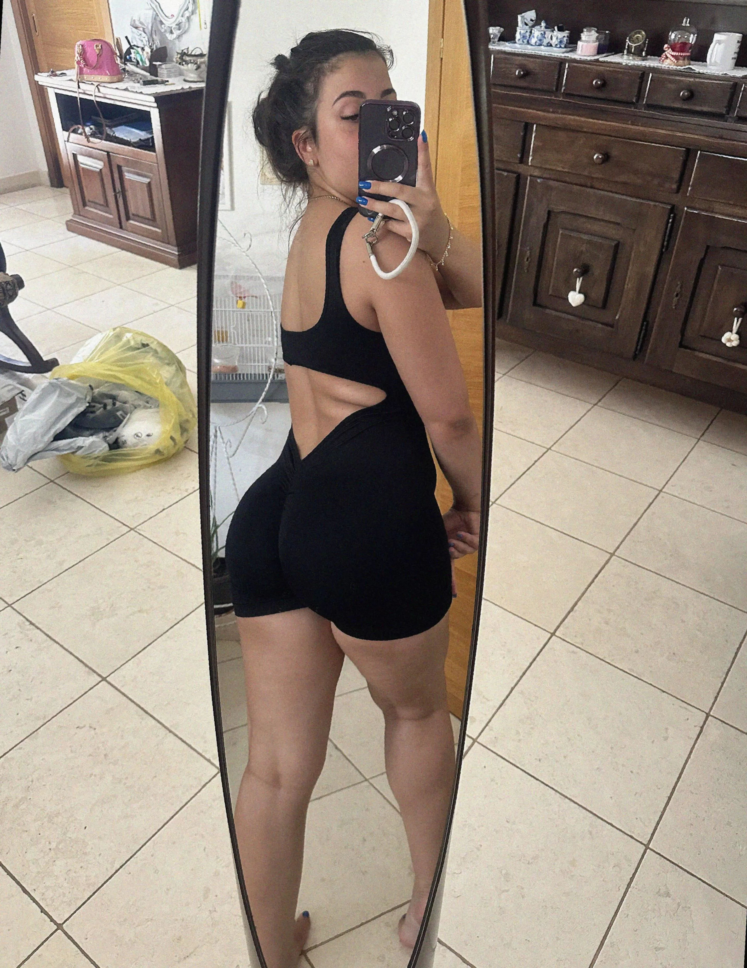 22F I want your full attention on me