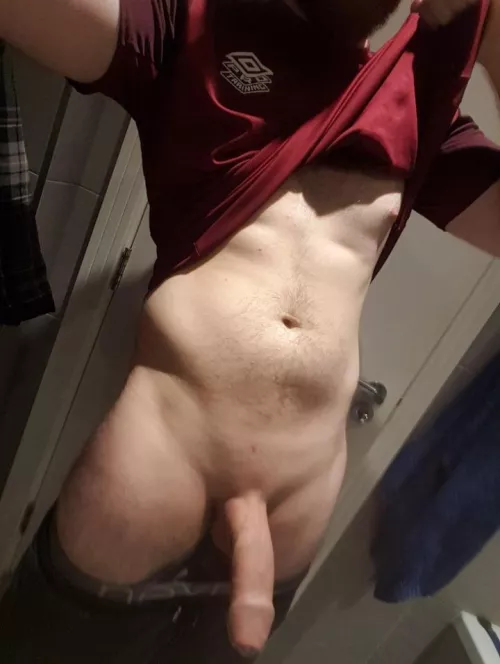 30 London Straight Dom looking for a tgirl who can host 