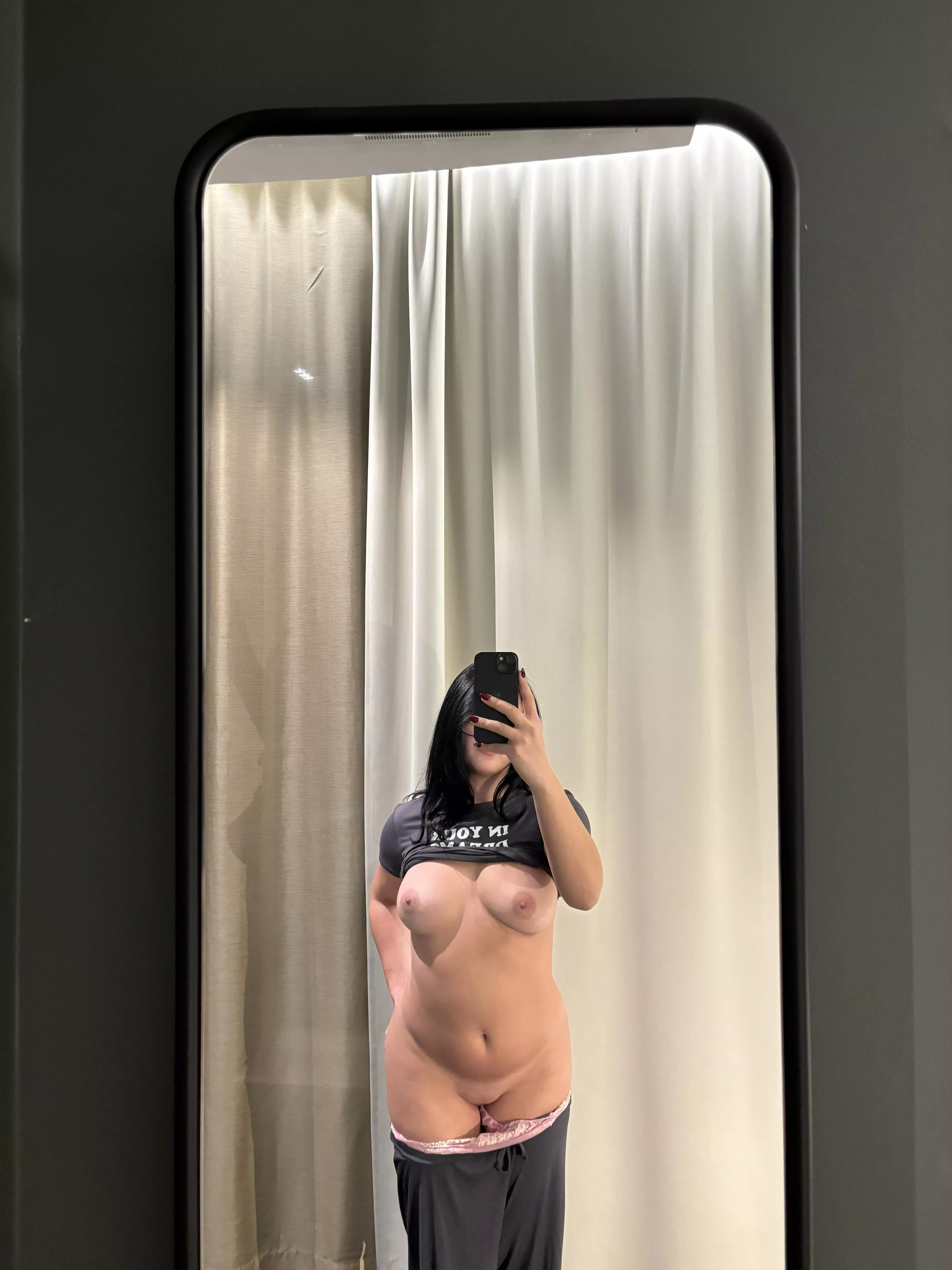 A quickie isn't cheating and if you dont tell her