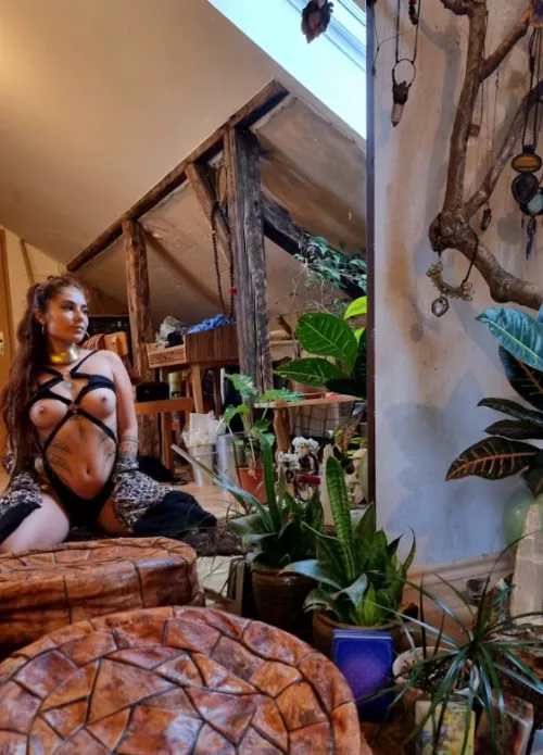 Always happy to show y'all how small they are.