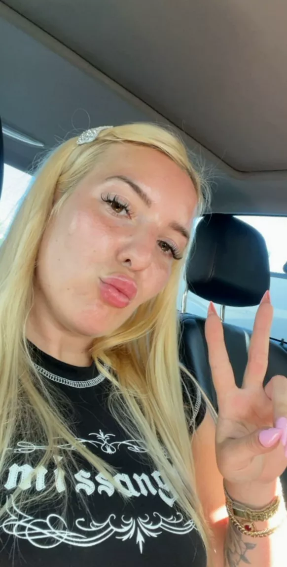 Any older men wanna play, feel free to say hi