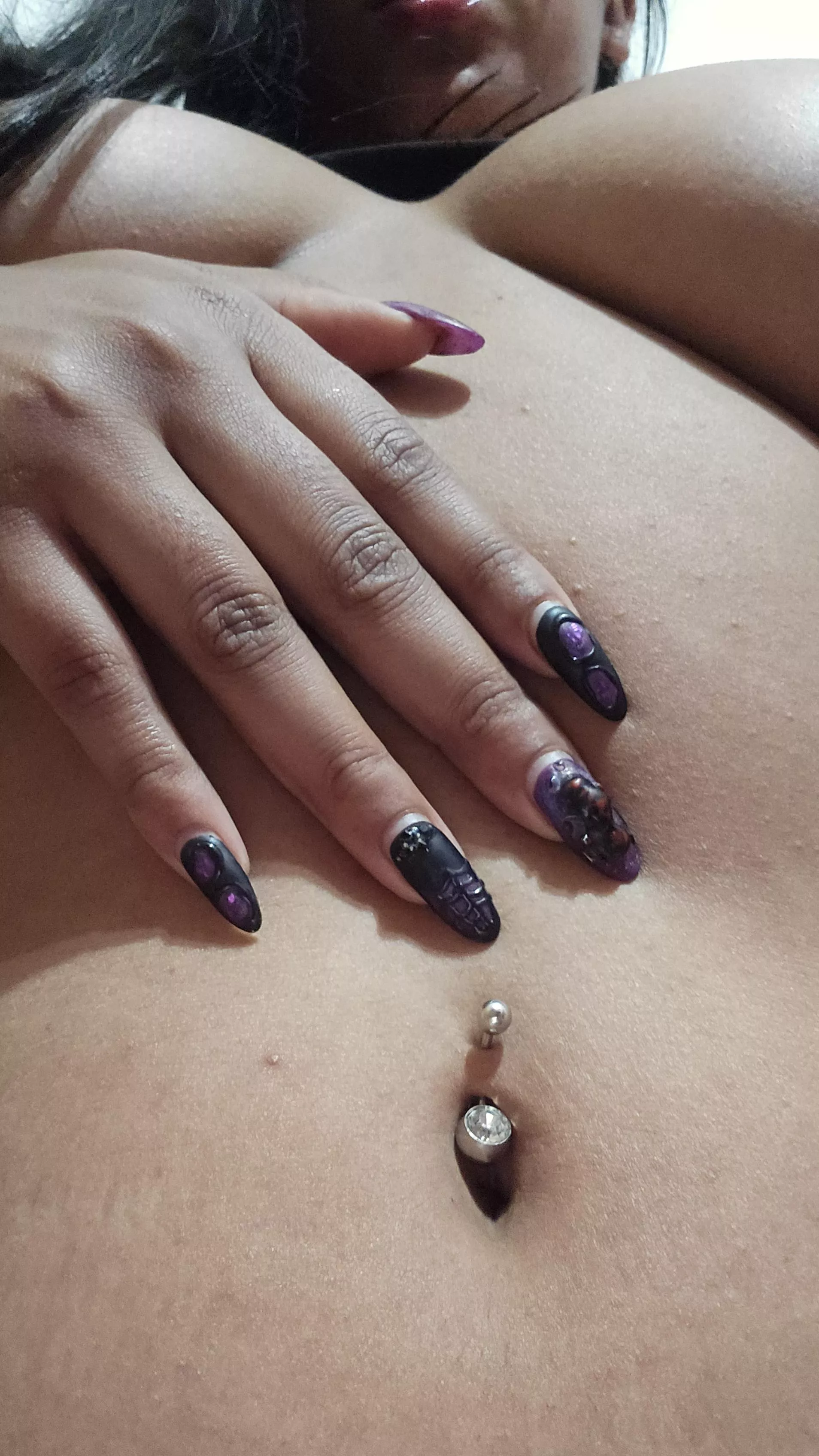 Call me from the navel to the boobs, yummm. 