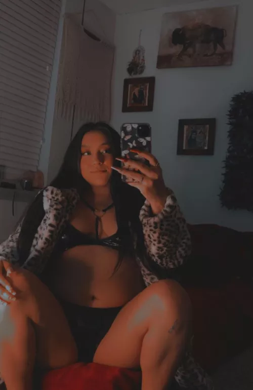 Daddy’s lil Navajo slut 😈