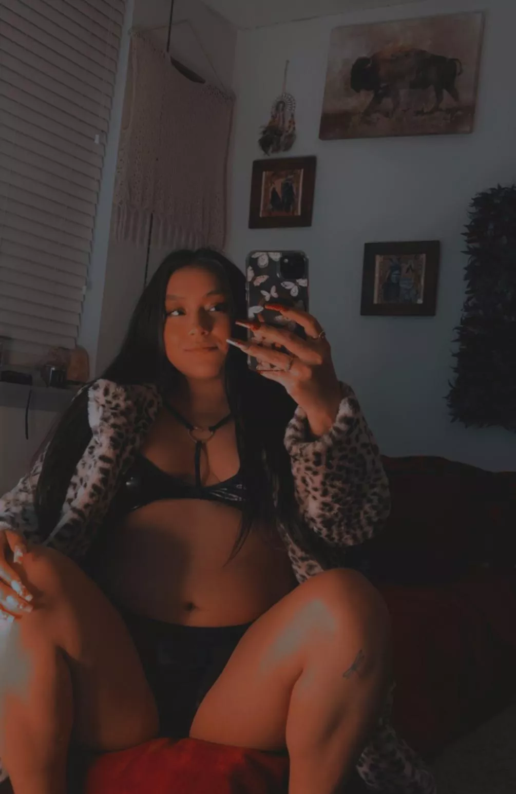 Daddy’s lil Navajo slut 😈