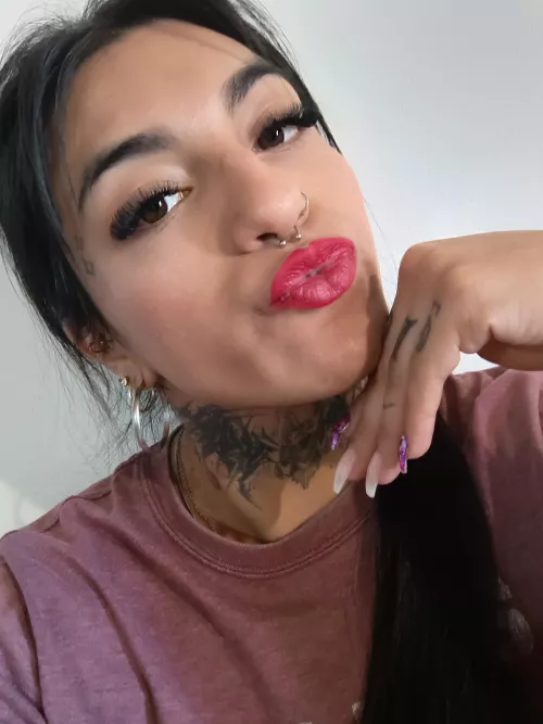 Do you like my face and red lips?