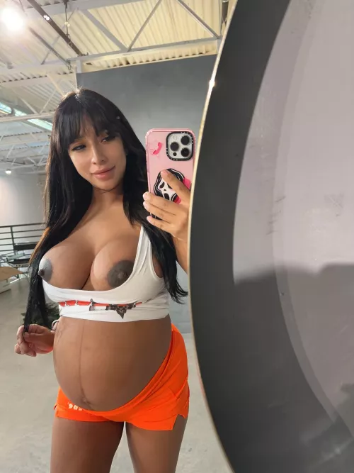 do you think my that my bump is making me hotter? 