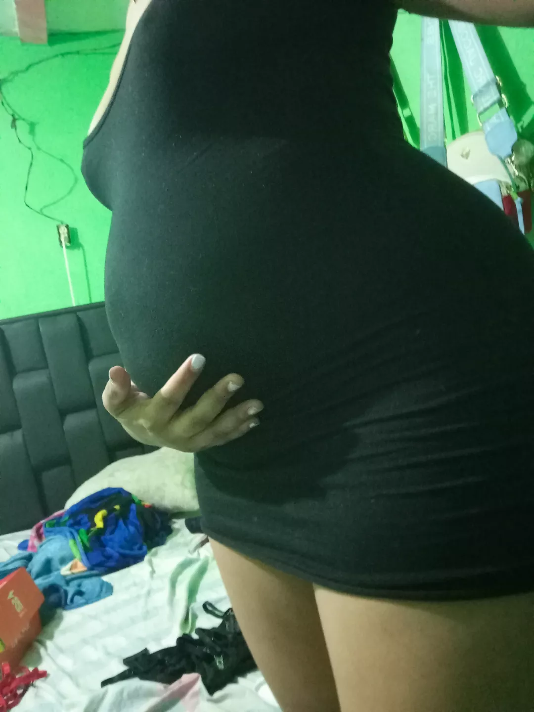 Hello Anyone want to see my sexy and delicious pregnancy?