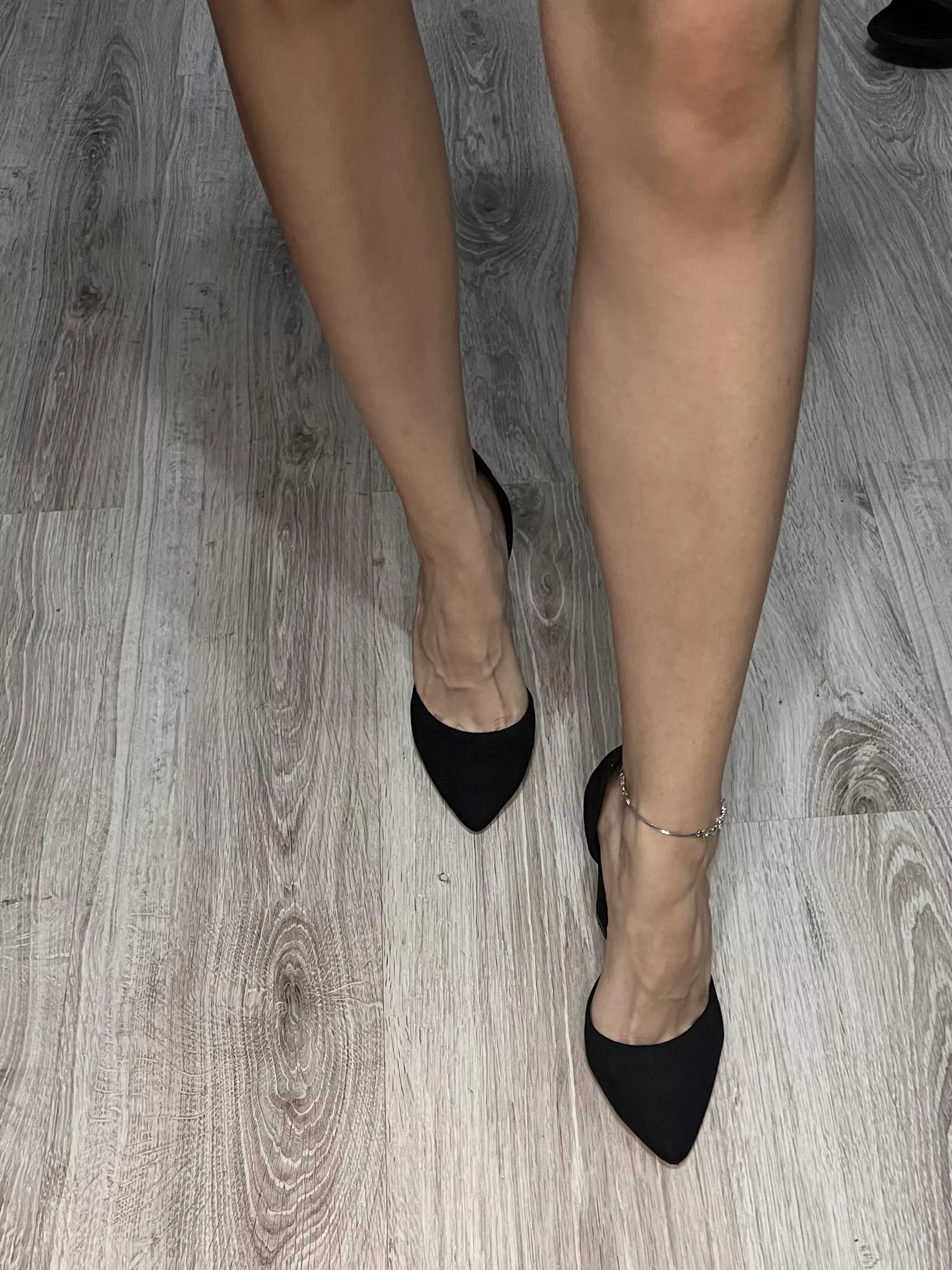 Hey! This is my feet🫶 Would you like them?