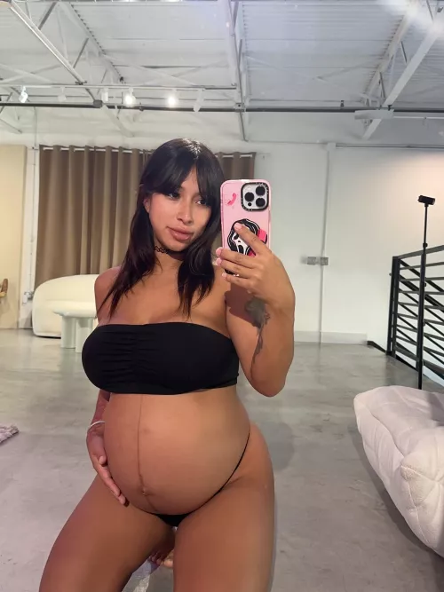 how much do you wanna rub my bump with me? 