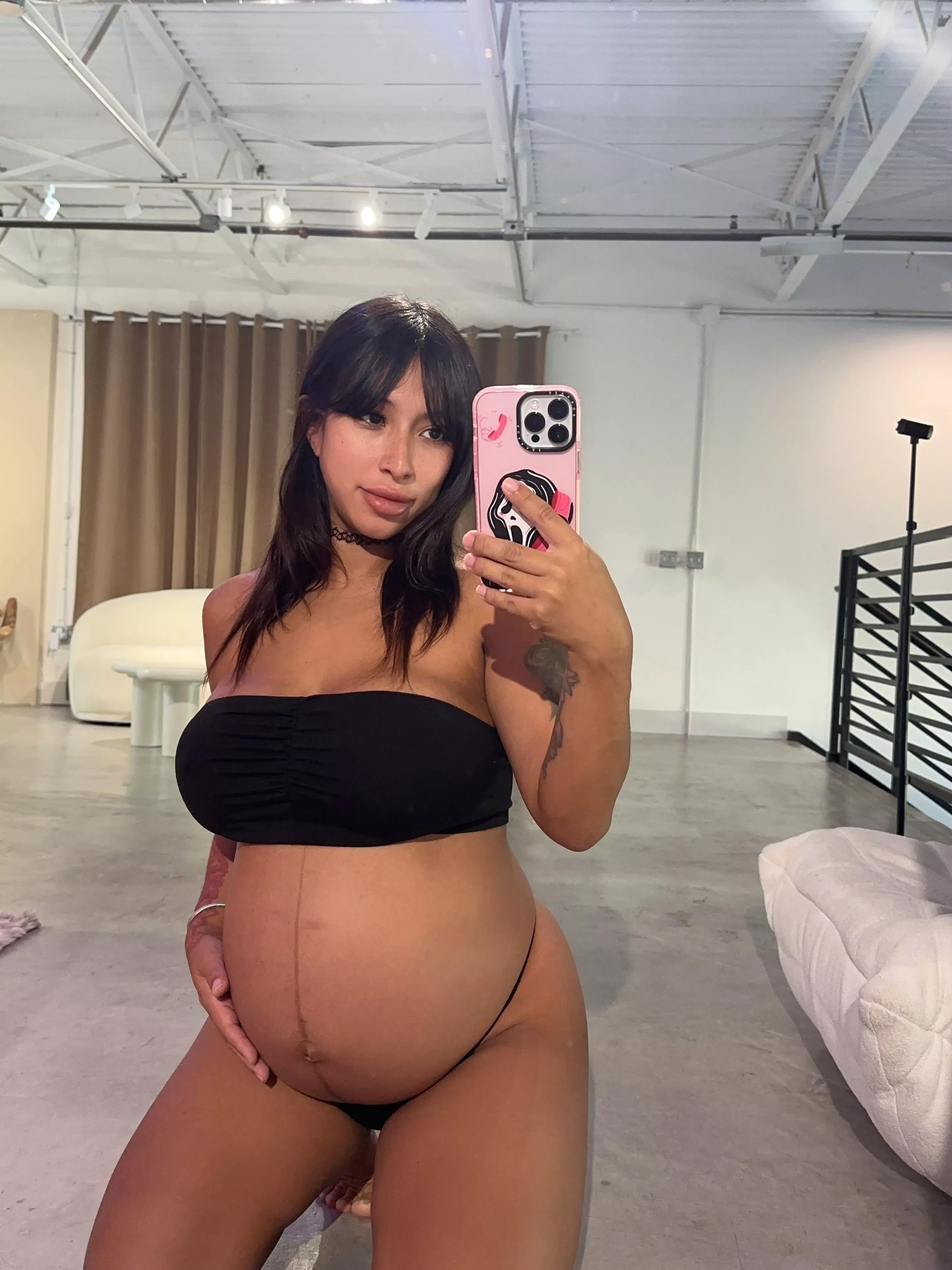 how much do you wanna rub my bump with me? 