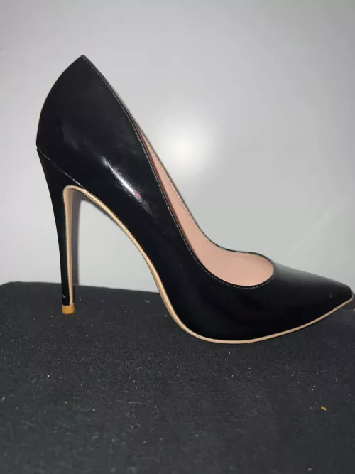 How to walk in high heels ?