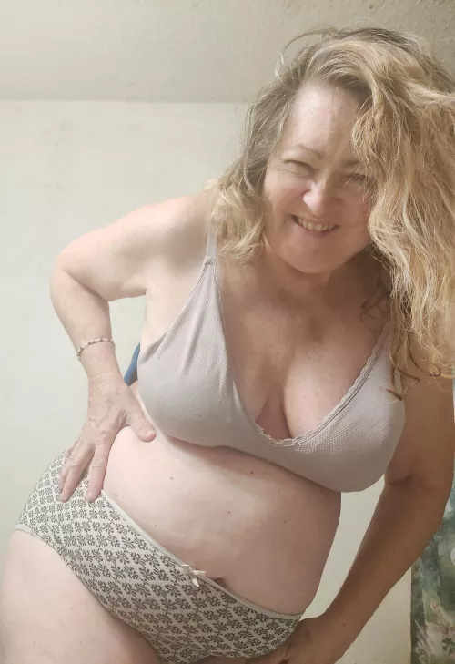 I am the sexy grandma that gives you a boner