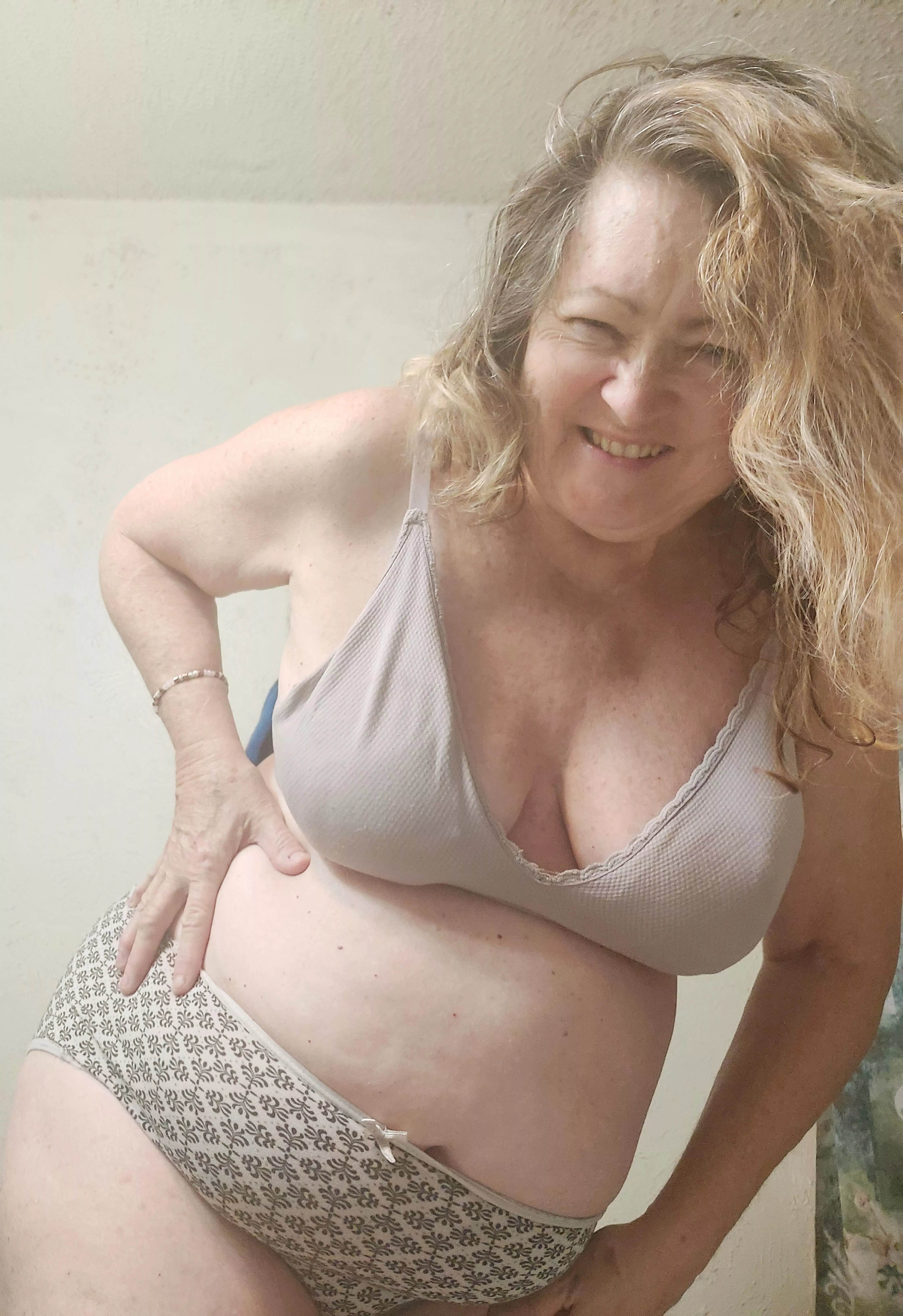 I am the sexy grandma that gives you a boner