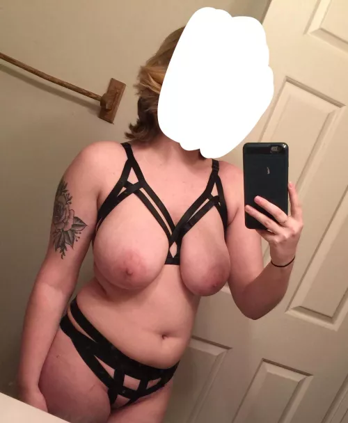 I hope you love my natural, big titted wife. Would really enjoy hearing what you all think. 🥵
