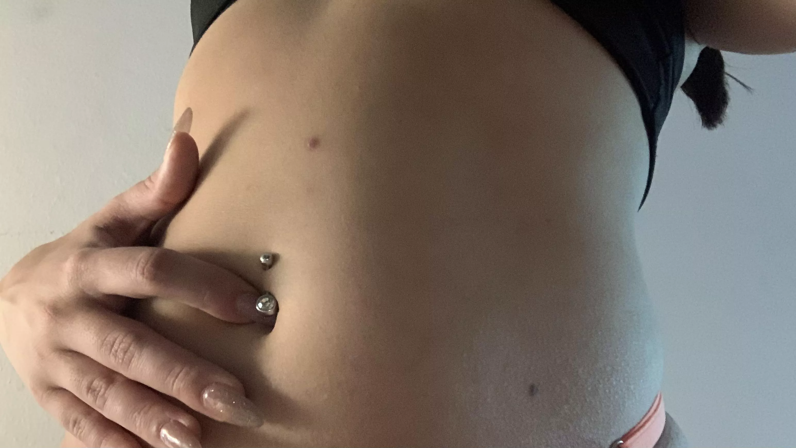 I love putting things in my belly button, white fluids too 