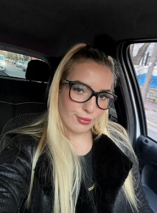 I need someone to play with me please