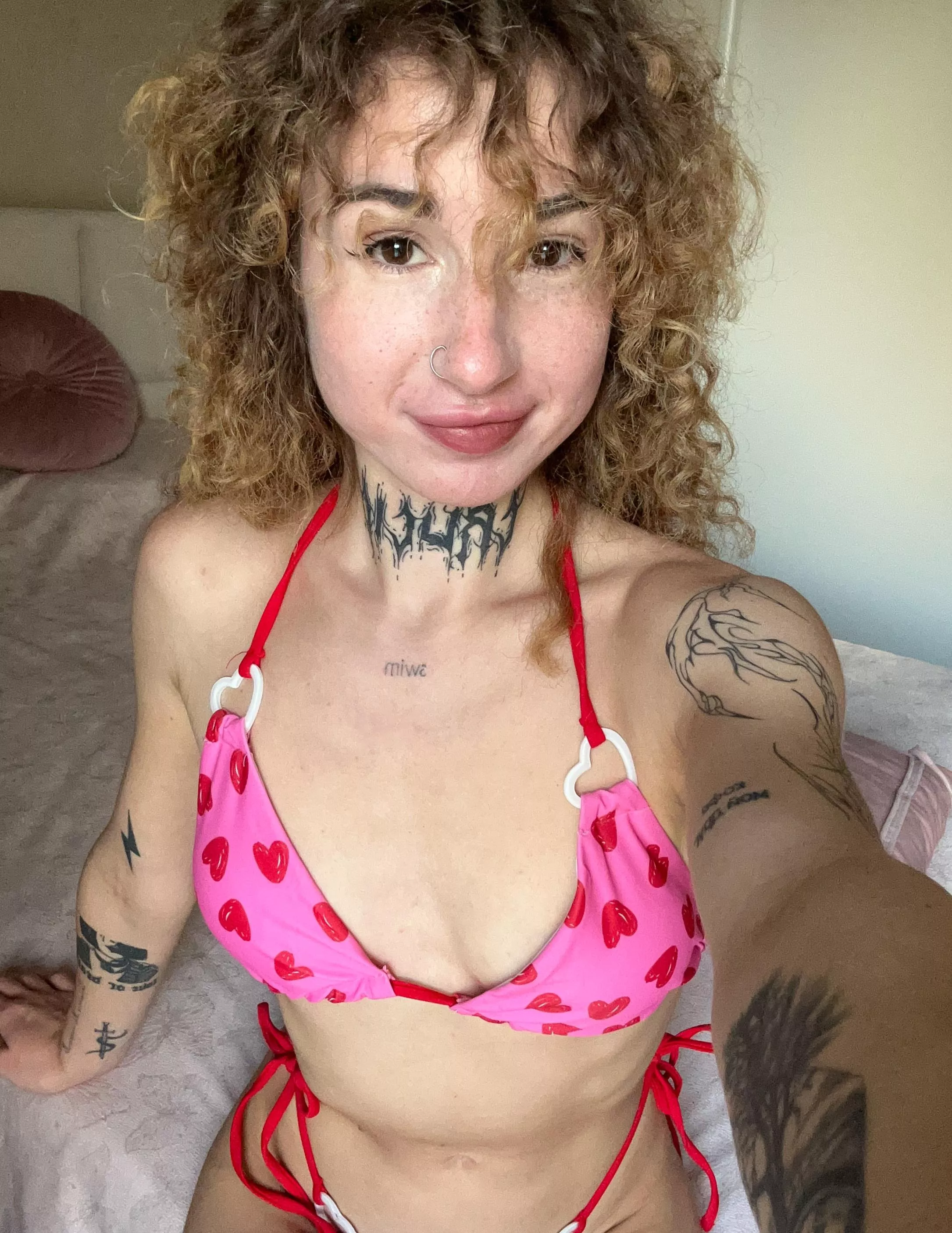 I think this heart swimsuit really suits me