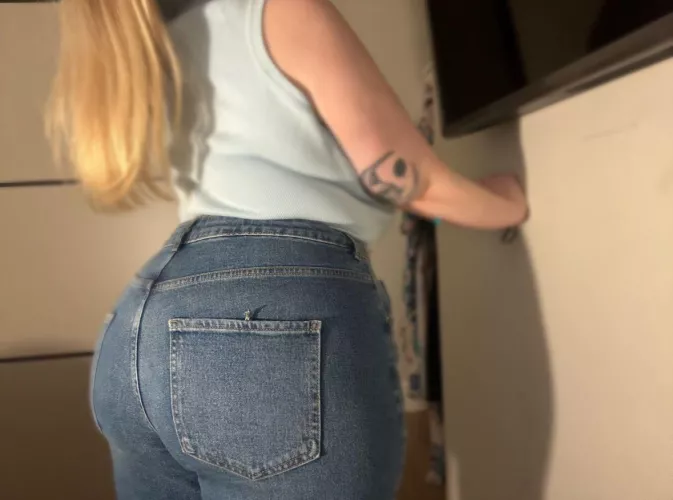 if you look very closely you can see my little pet trying to escape 